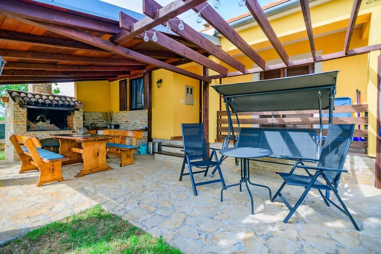 Holiday home Sunny House Villa Smokovic